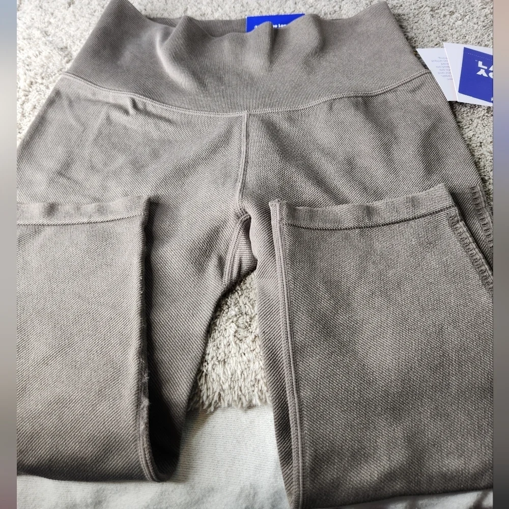 JoyLab Short Persuading Gray High Rise Leggings Size M